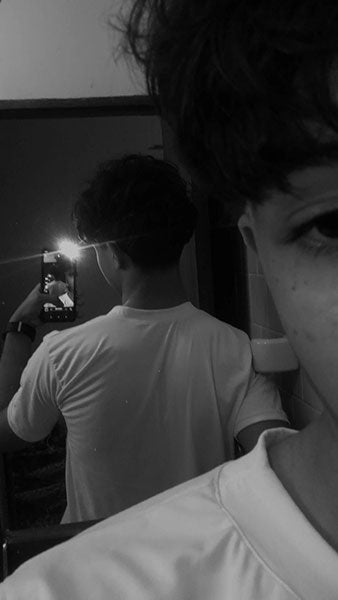 files/poses-para-fotos-de-instagram-hombres-espejo.jpg